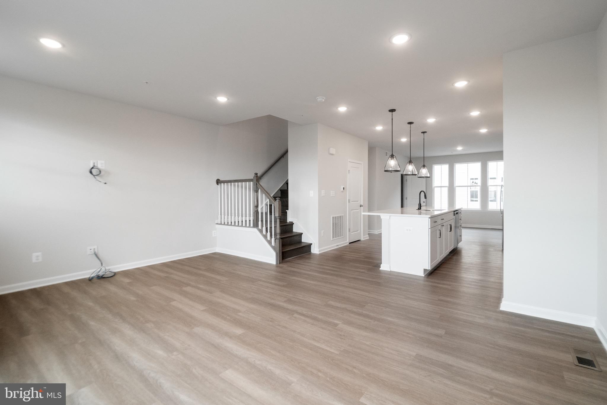 TOWNS AT MARKET COMMONS - Residential Lease