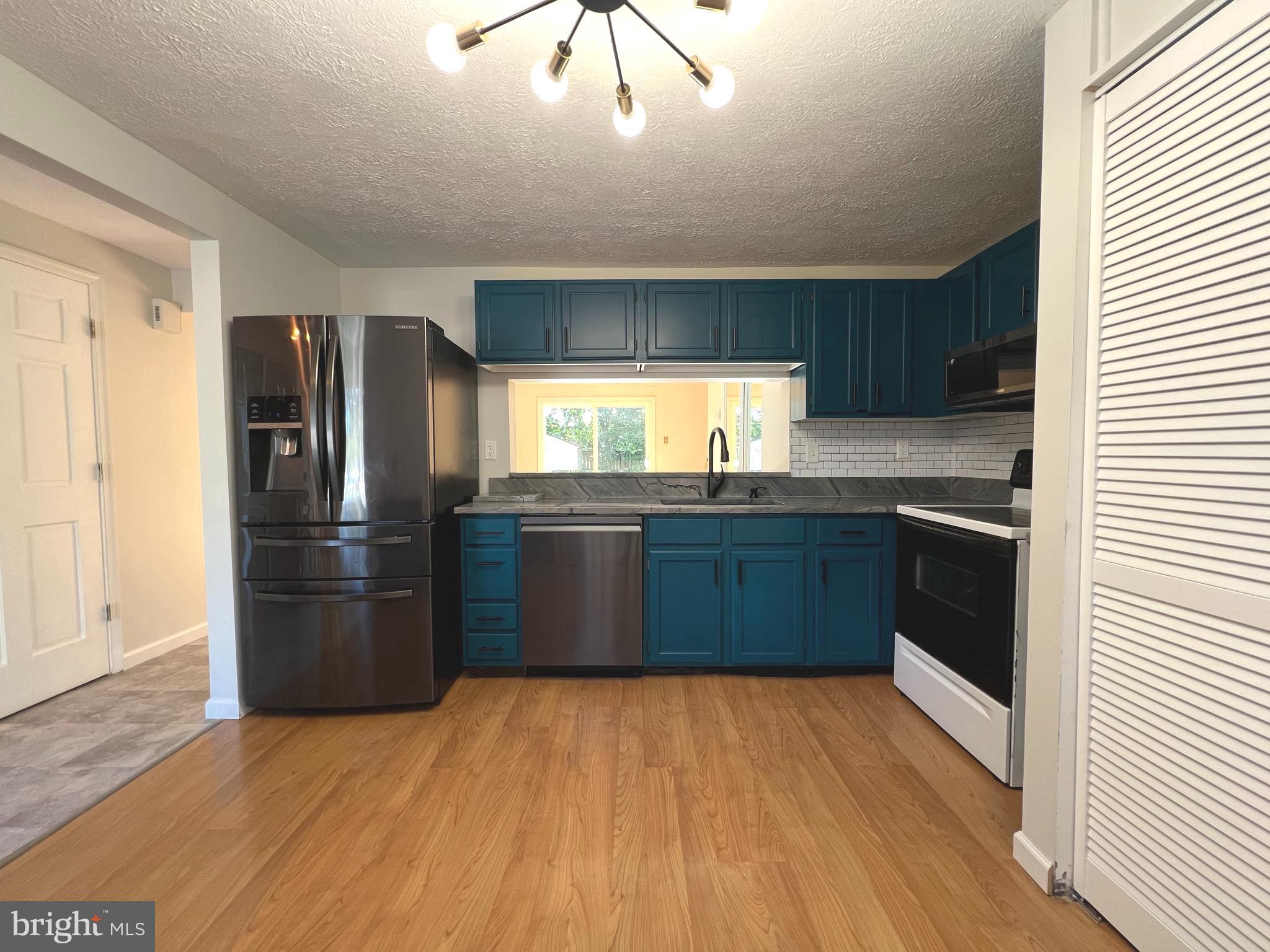 QUEEN ANNE VILLAGE - Residential Lease