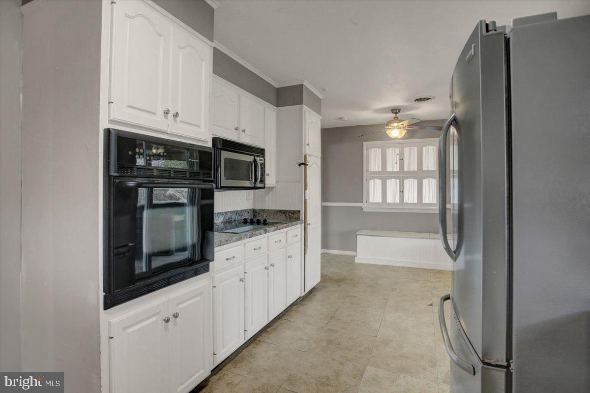 TOWN AND COUNTRY - Residential