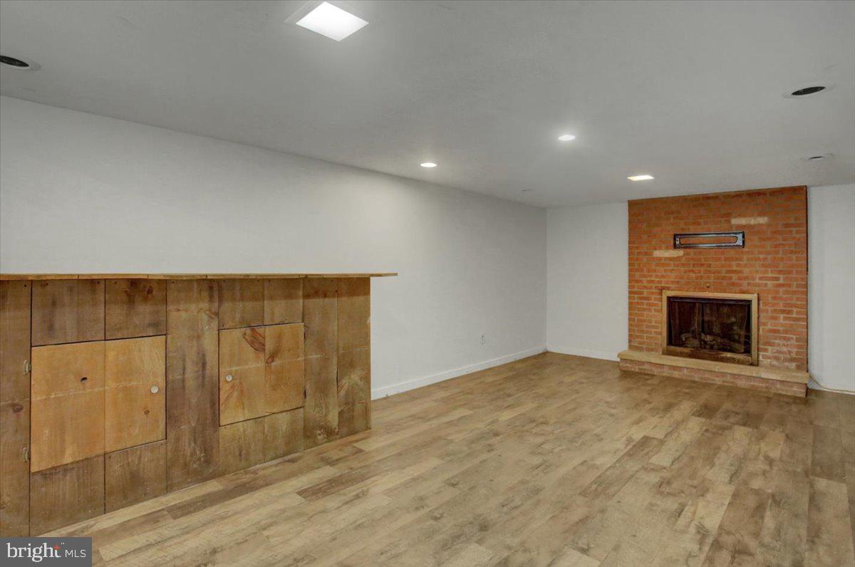 TOWN AND COUNTRY - Residential