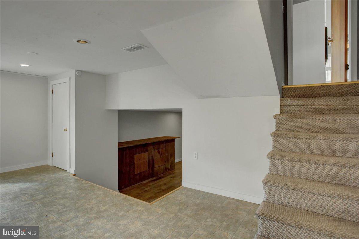 TOWN AND COUNTRY - Residential