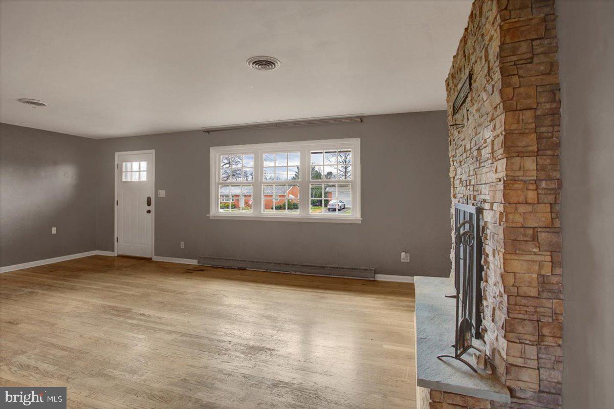 TOWN AND COUNTRY - Residential