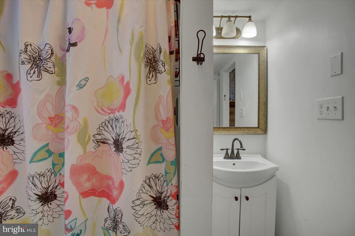 TOWN AND COUNTRY - Residential