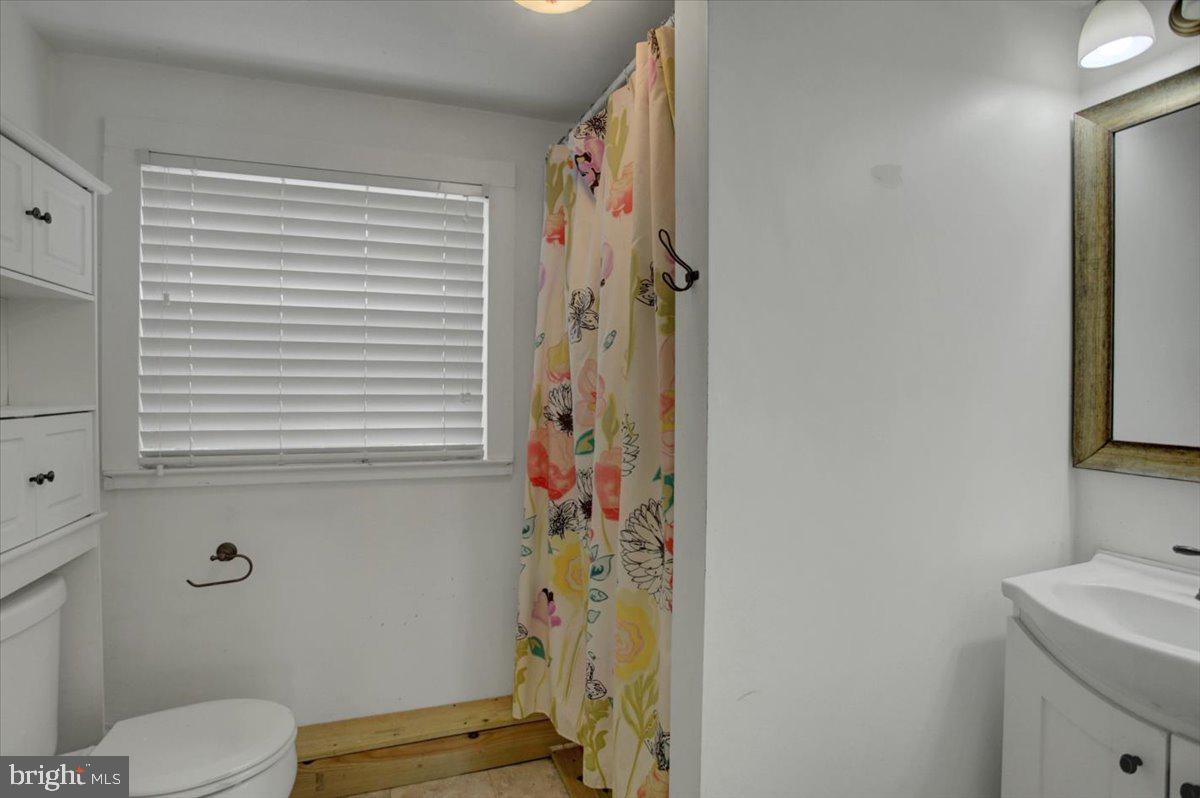 TOWN AND COUNTRY - Residential