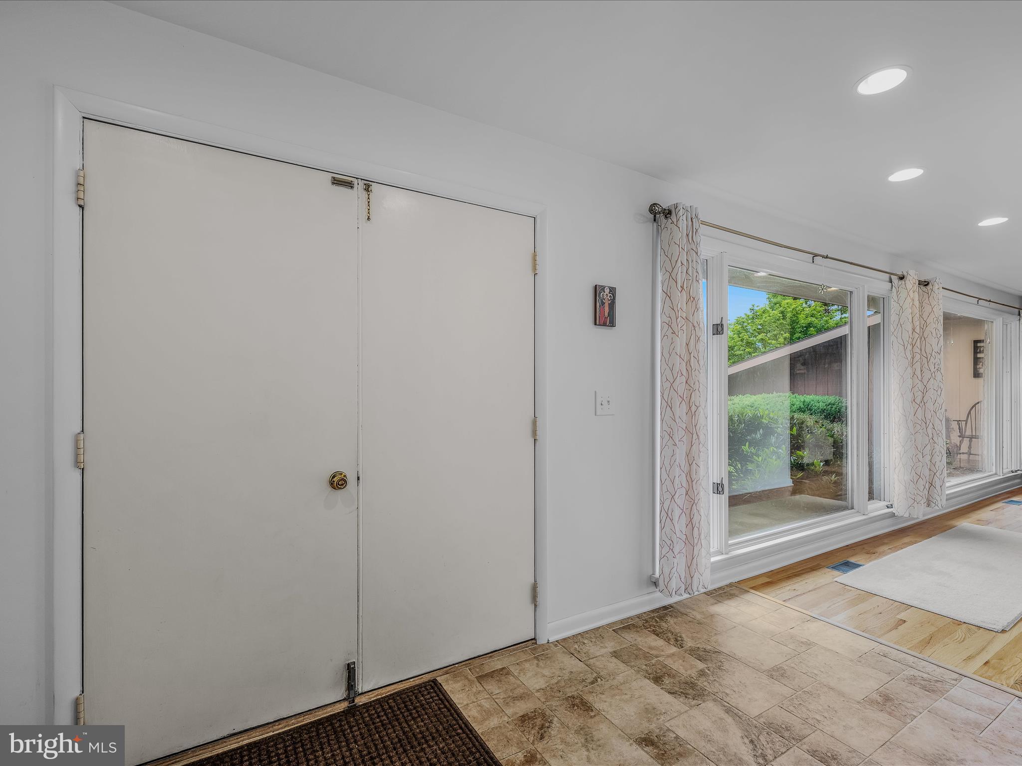 SPRING VALLEY - Residential