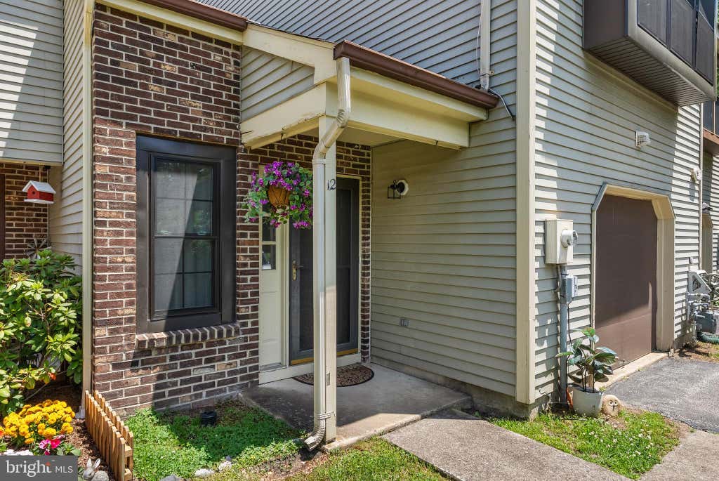 Photo of 12 Fairway Ct, MARLTON, NJ 08053 (MLS # NJBL2112342)