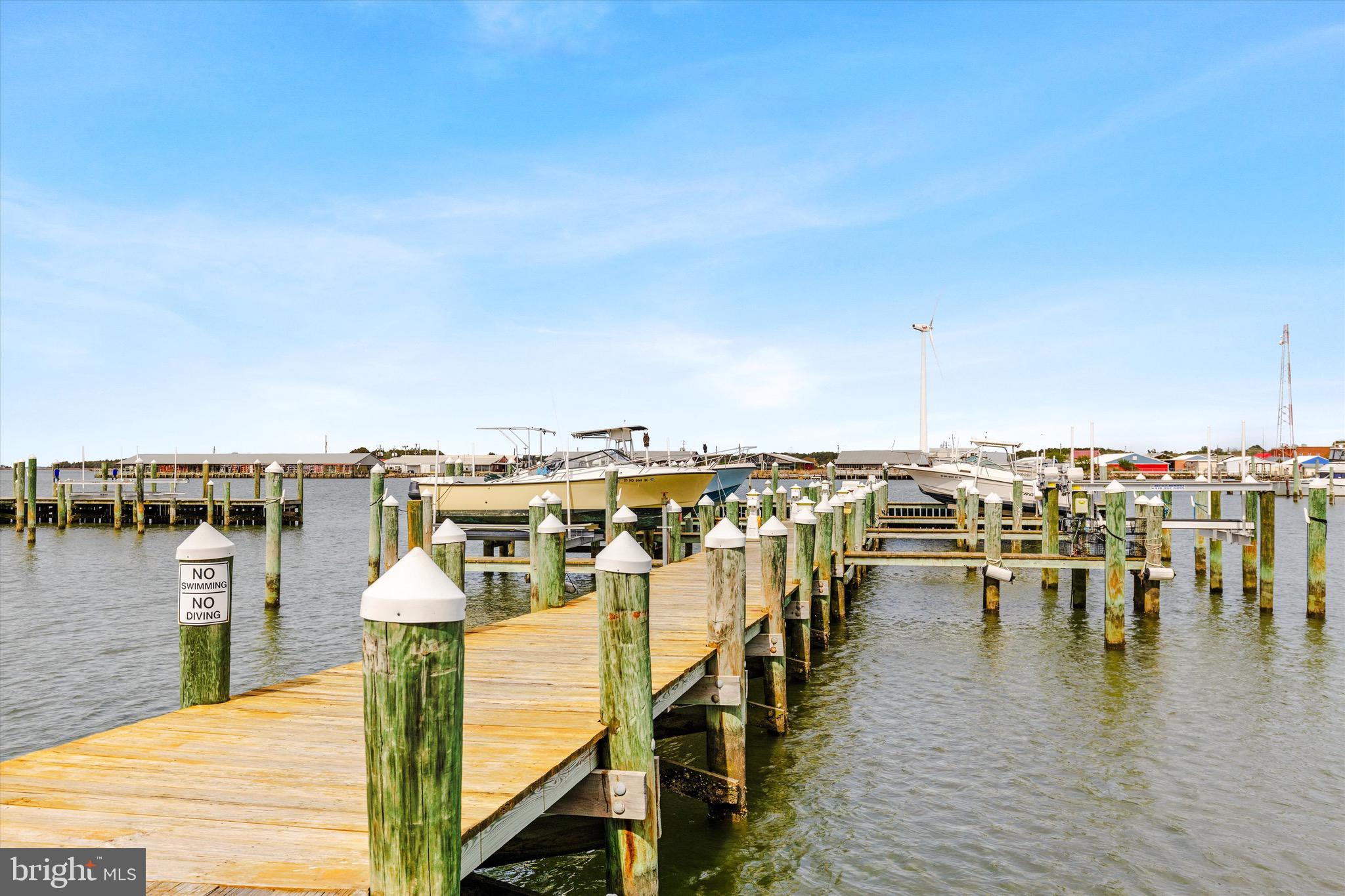 HARBOUR LIGHT CONDOS - Residential