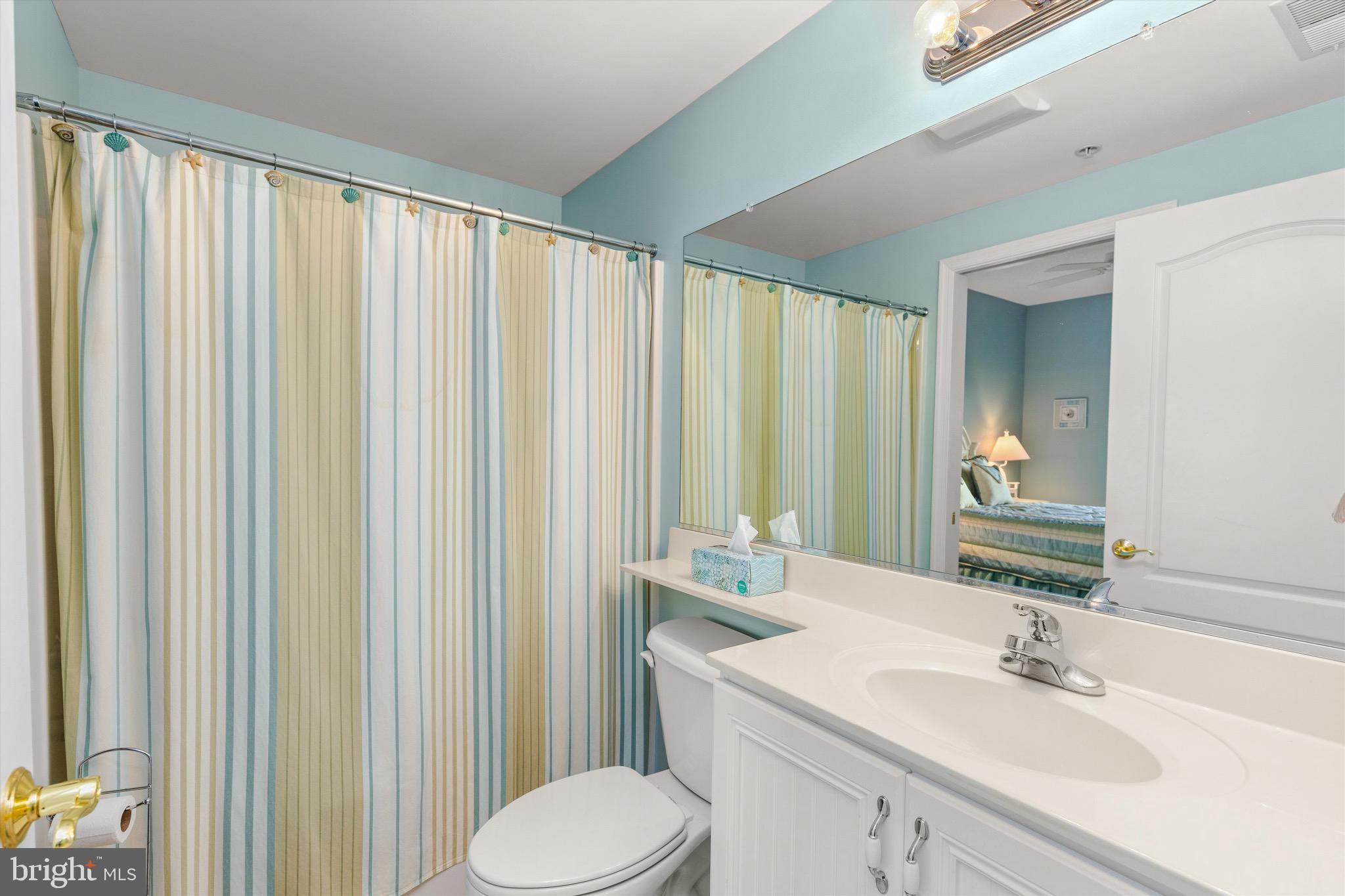 HARBOUR LIGHT CONDOS - Residential