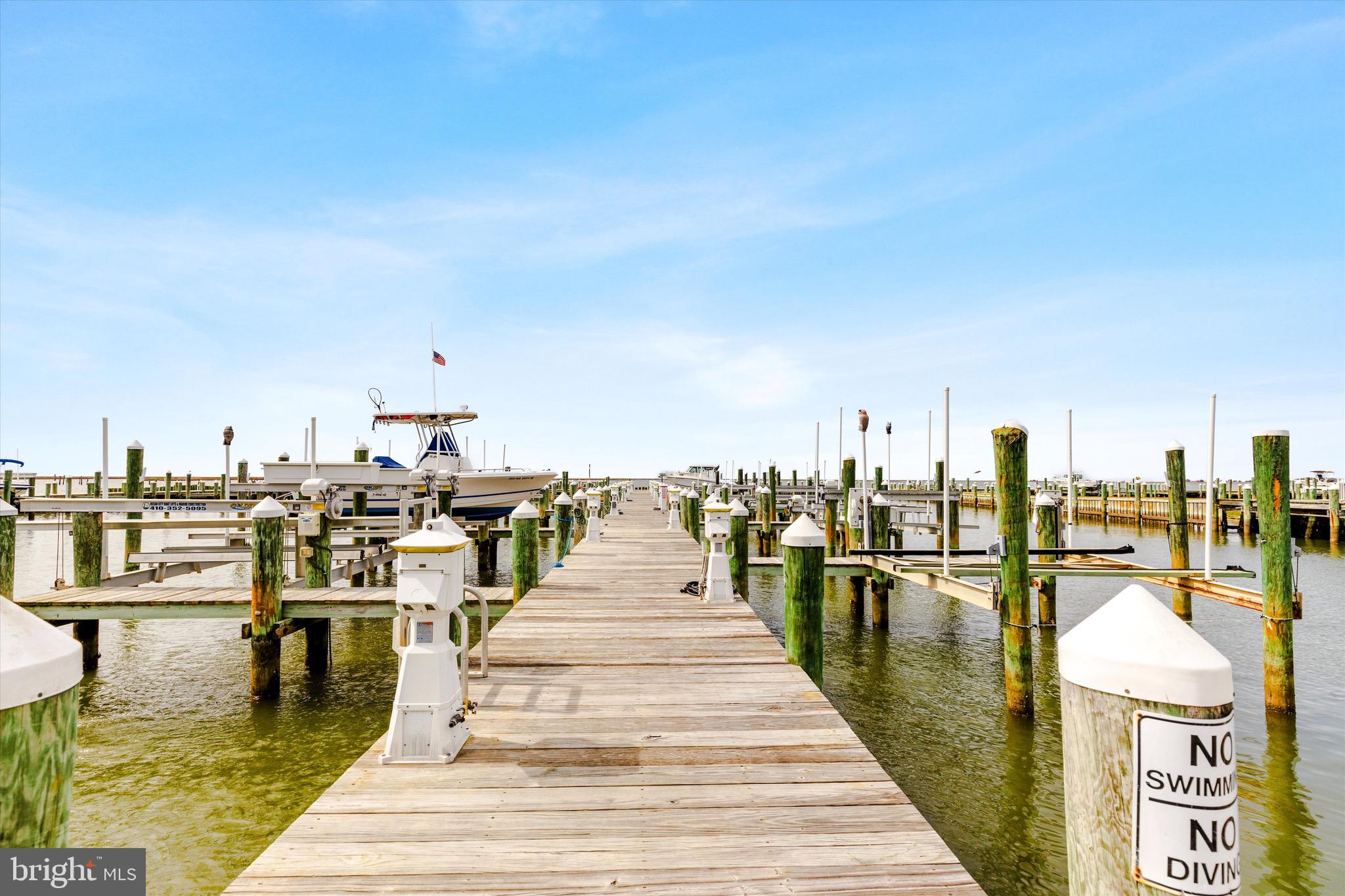 HARBOUR LIGHT CONDOS - Residential