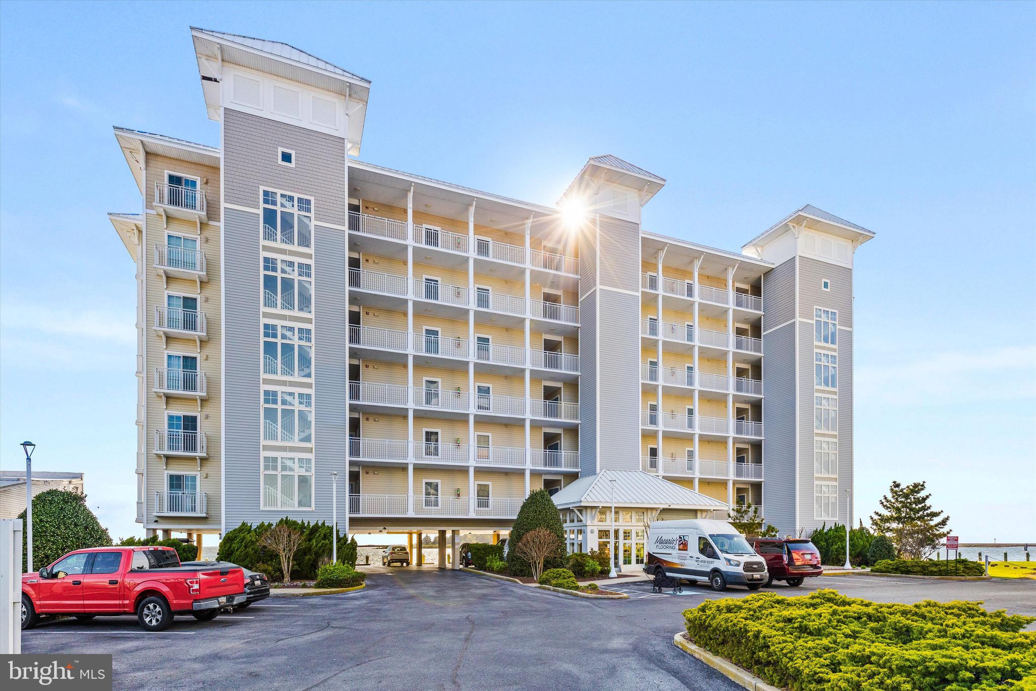 HARBOUR LIGHT CONDOS - Residential