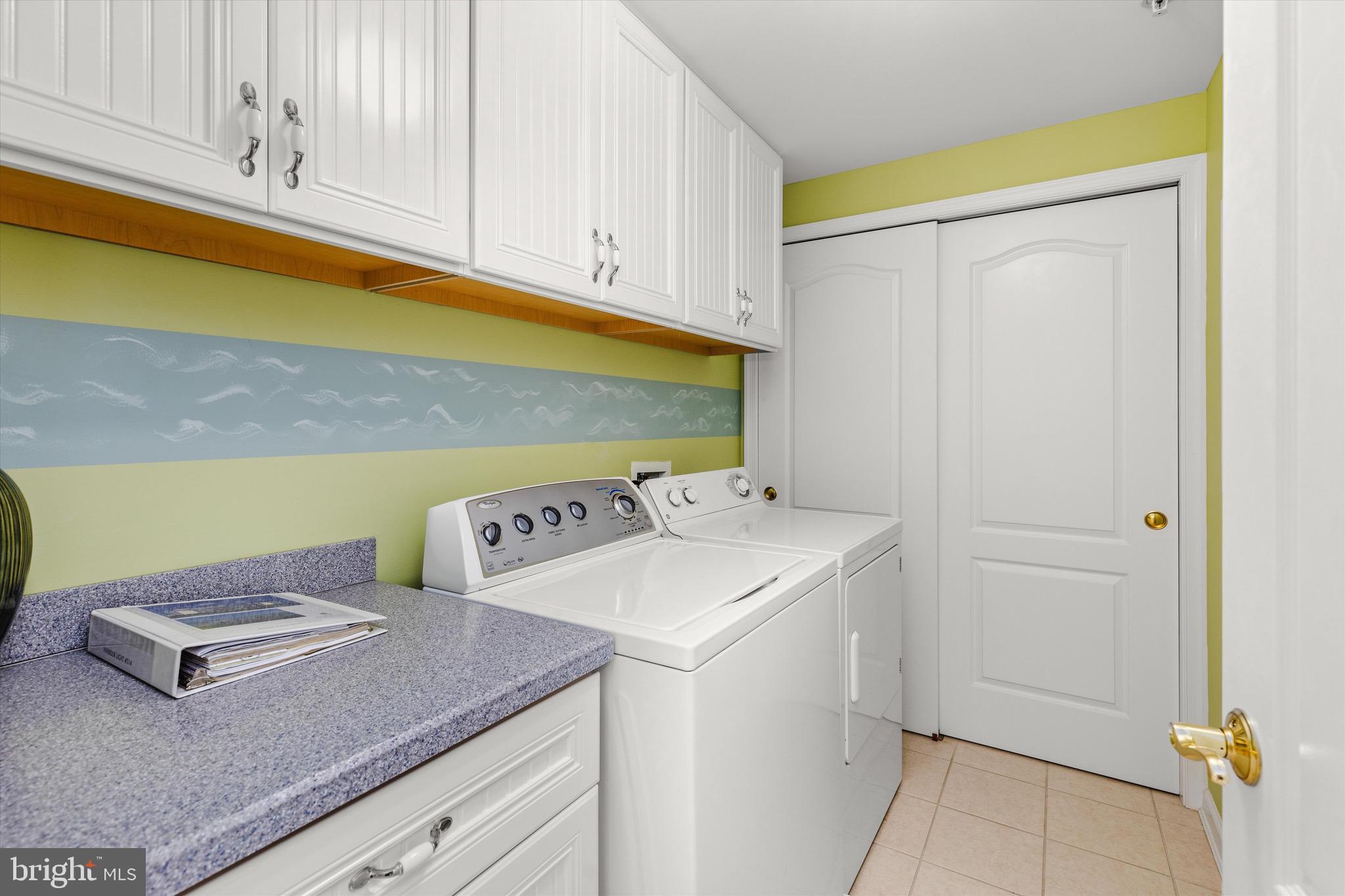 HARBOUR LIGHT CONDOS - Residential