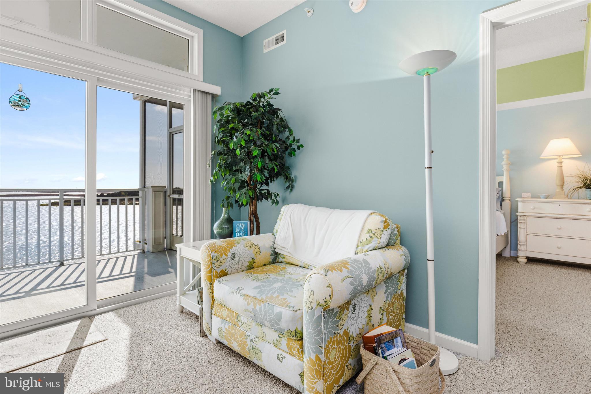 HARBOUR LIGHT CONDOS - Residential