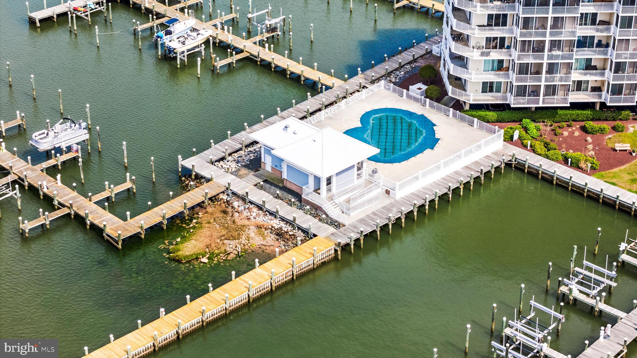 HARBOUR LIGHT CONDOS - Residential