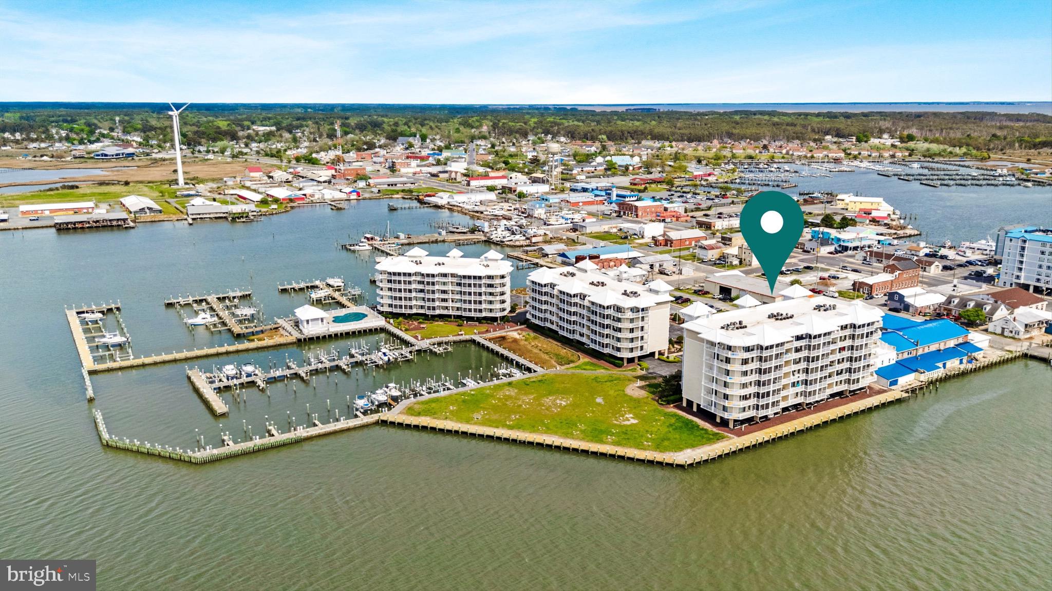 HARBOUR LIGHT CONDOS - Residential