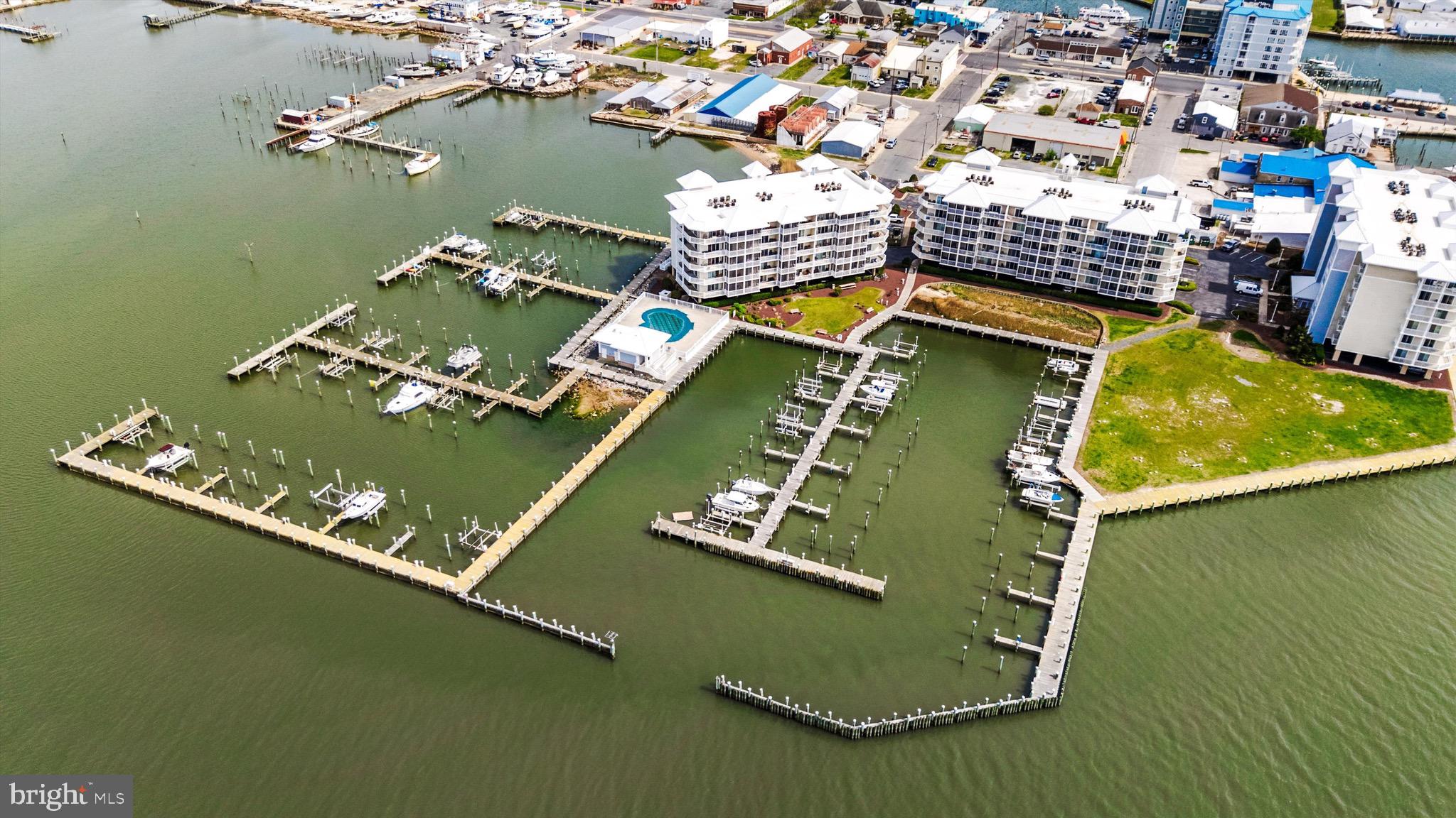 HARBOUR LIGHT CONDOS - Residential