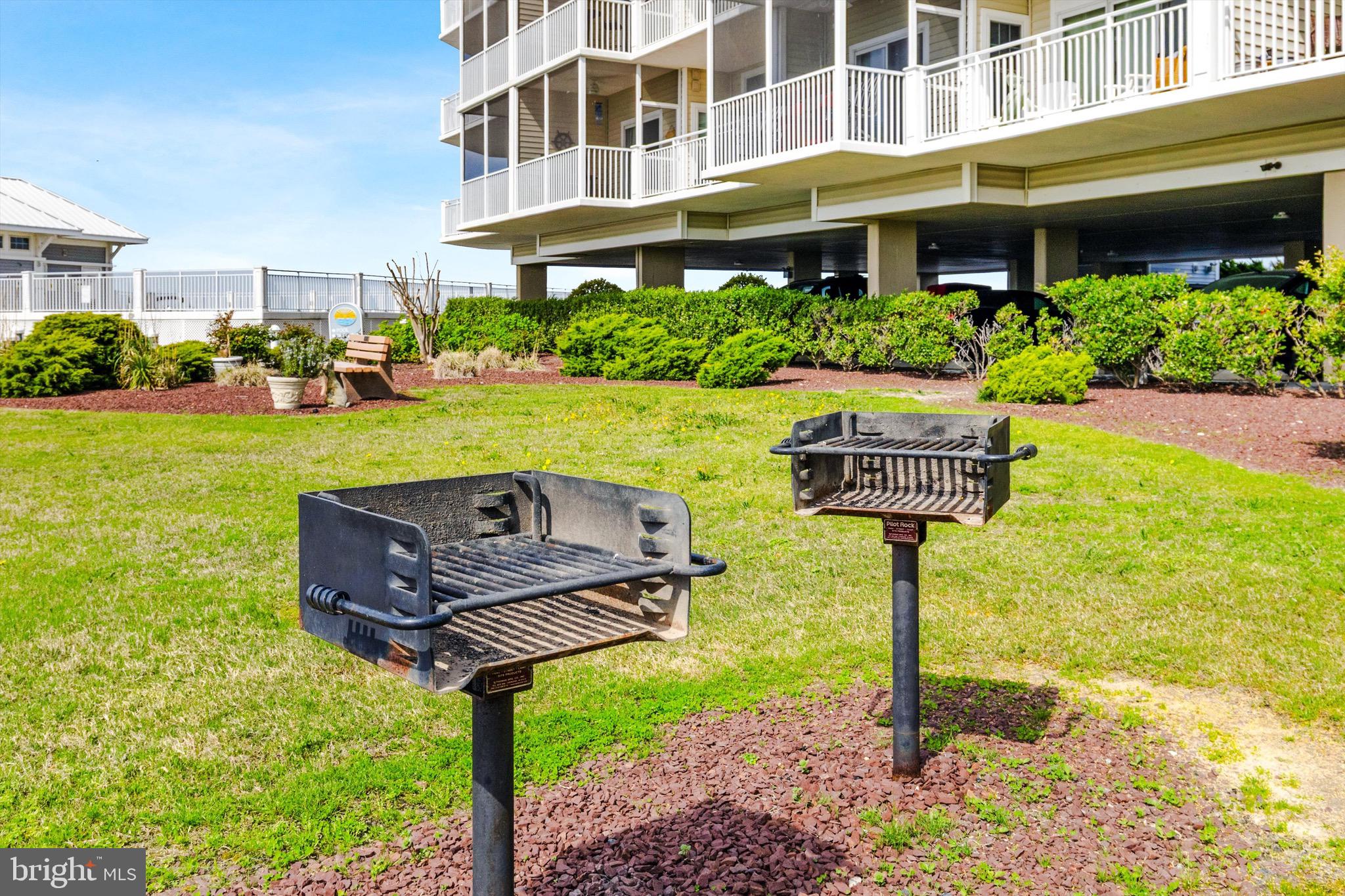 HARBOUR LIGHT CONDOS - Residential