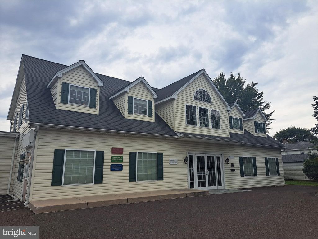 Photo of 1534 W Broad Street #700, QUAKERTOWN, PA 18951 (MLS # PABU2112760)