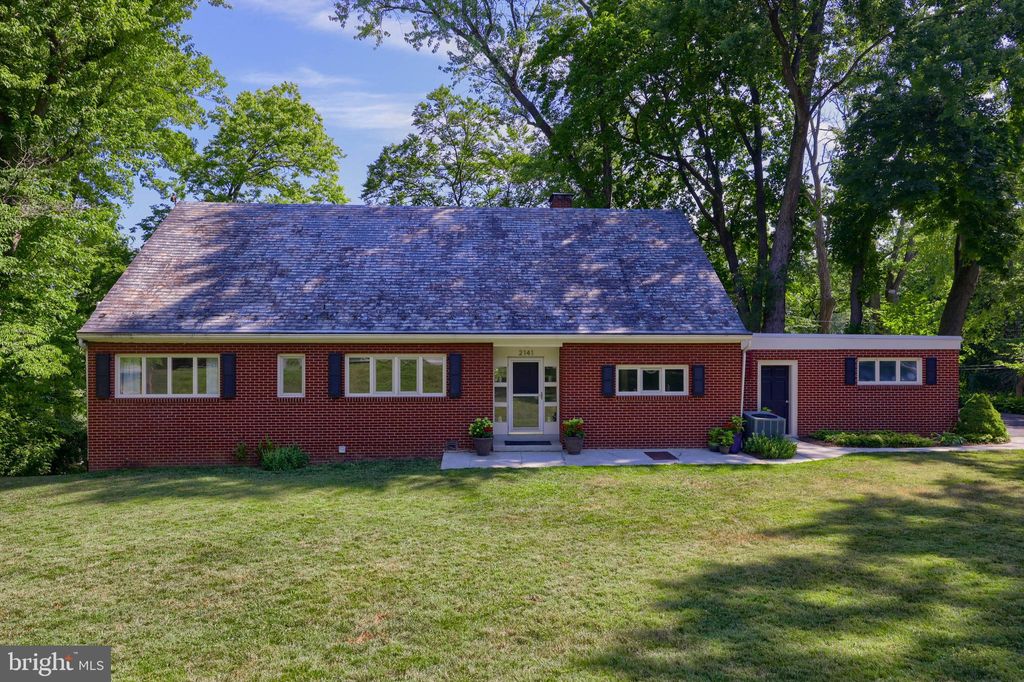 Photo of 2141 W Ridge Drive, Lancaster, PA 17603 (MLS # PALA2054024)