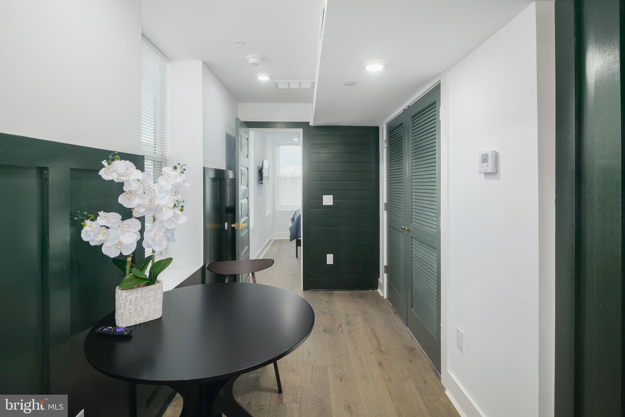 PORT RICHMOND - Residential Lease