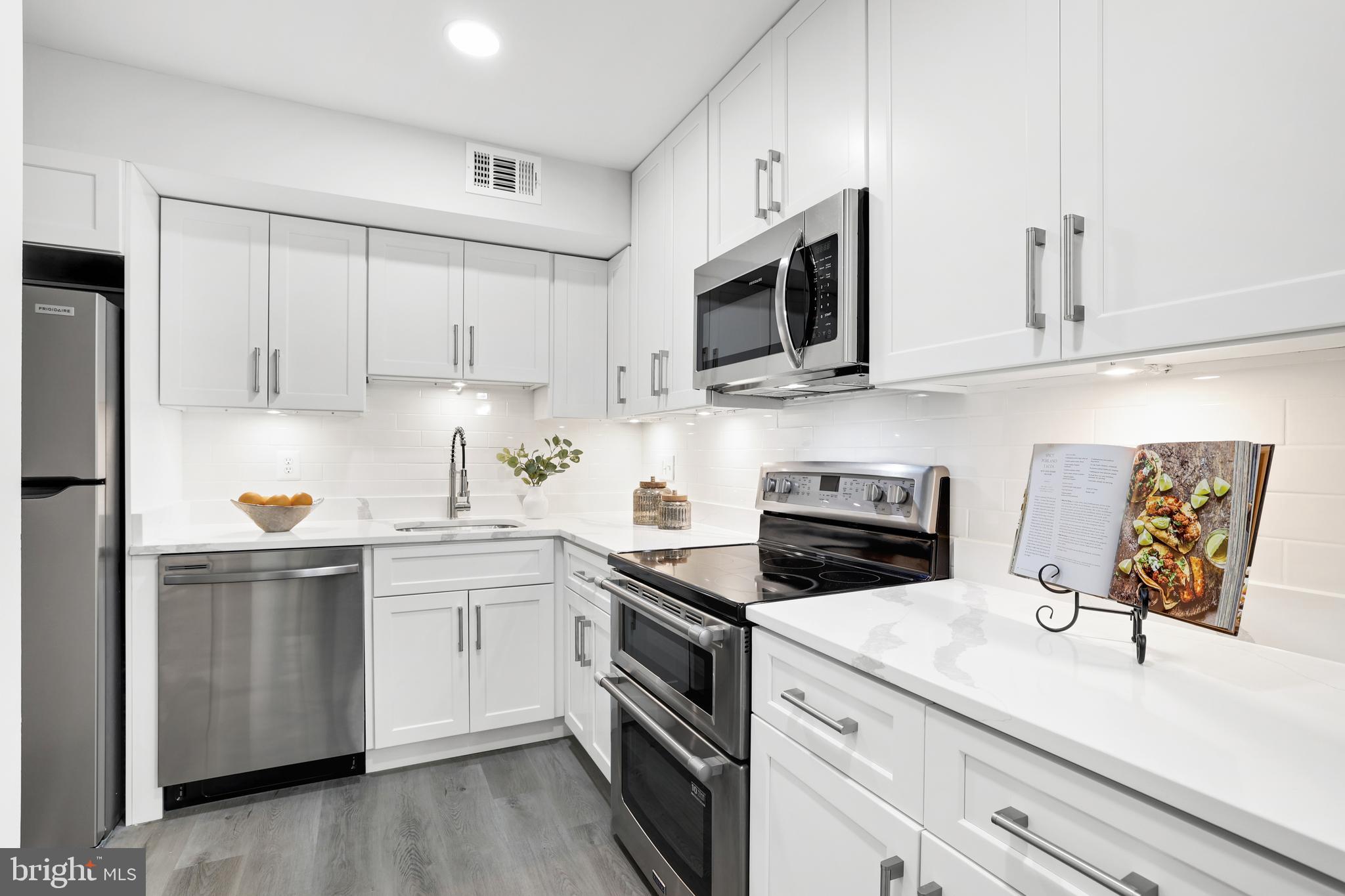 TERRACE TOWNHOUSES OF ANNANDALE - Residential