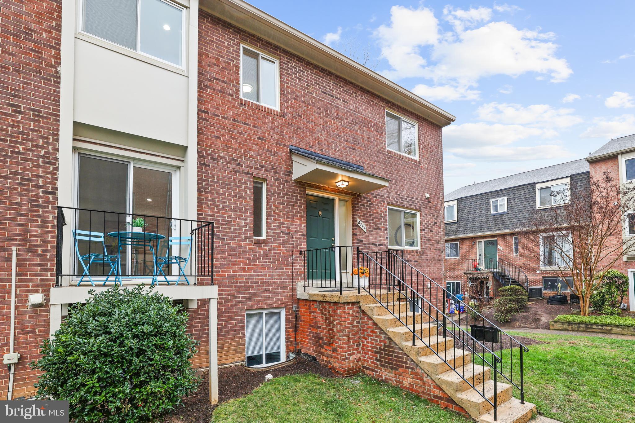 TERRACE TOWNHOUSES OF ANNANDALE - Residential