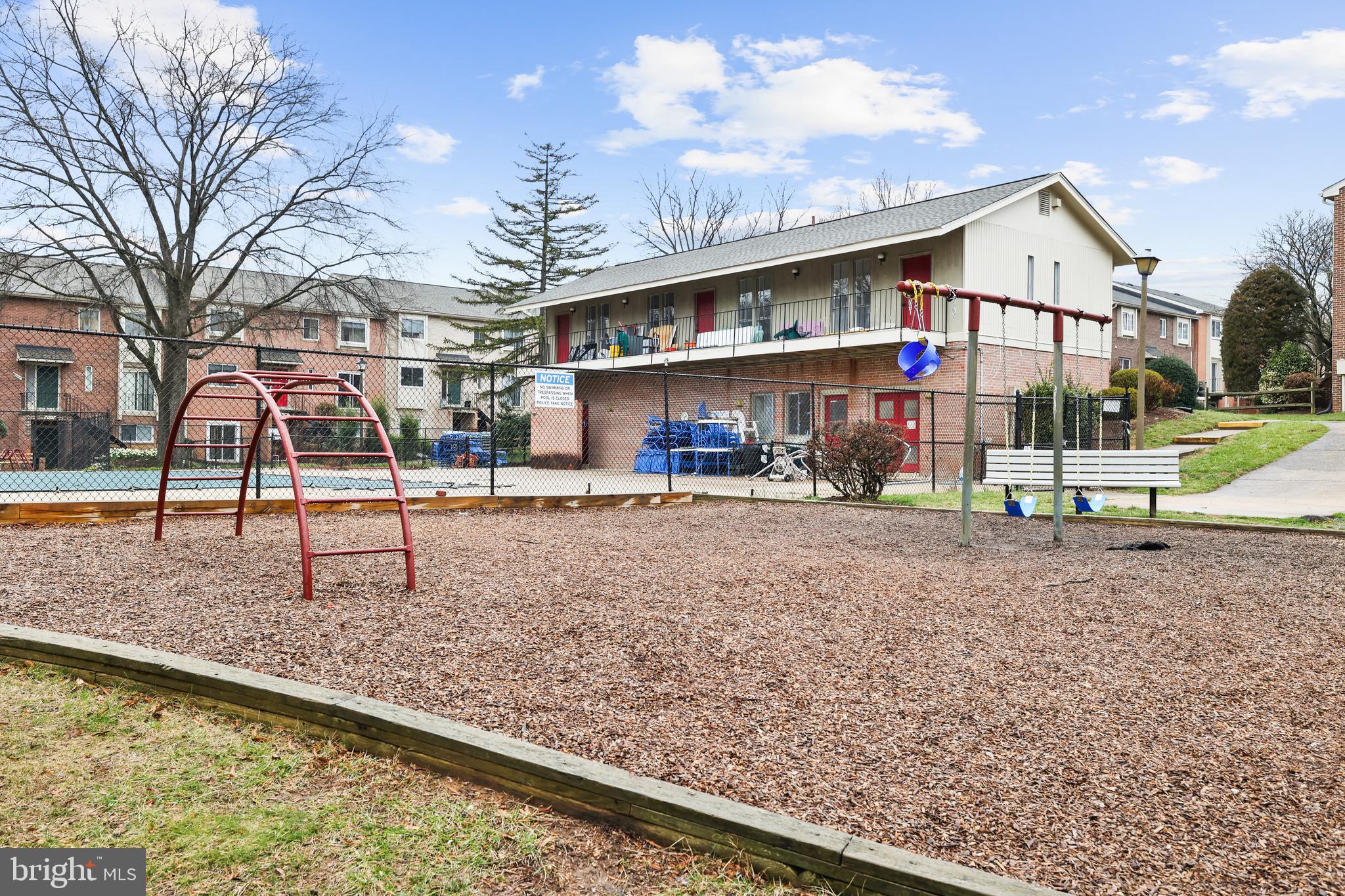 TERRACE TOWNHOUSES OF ANNANDALE - Residential