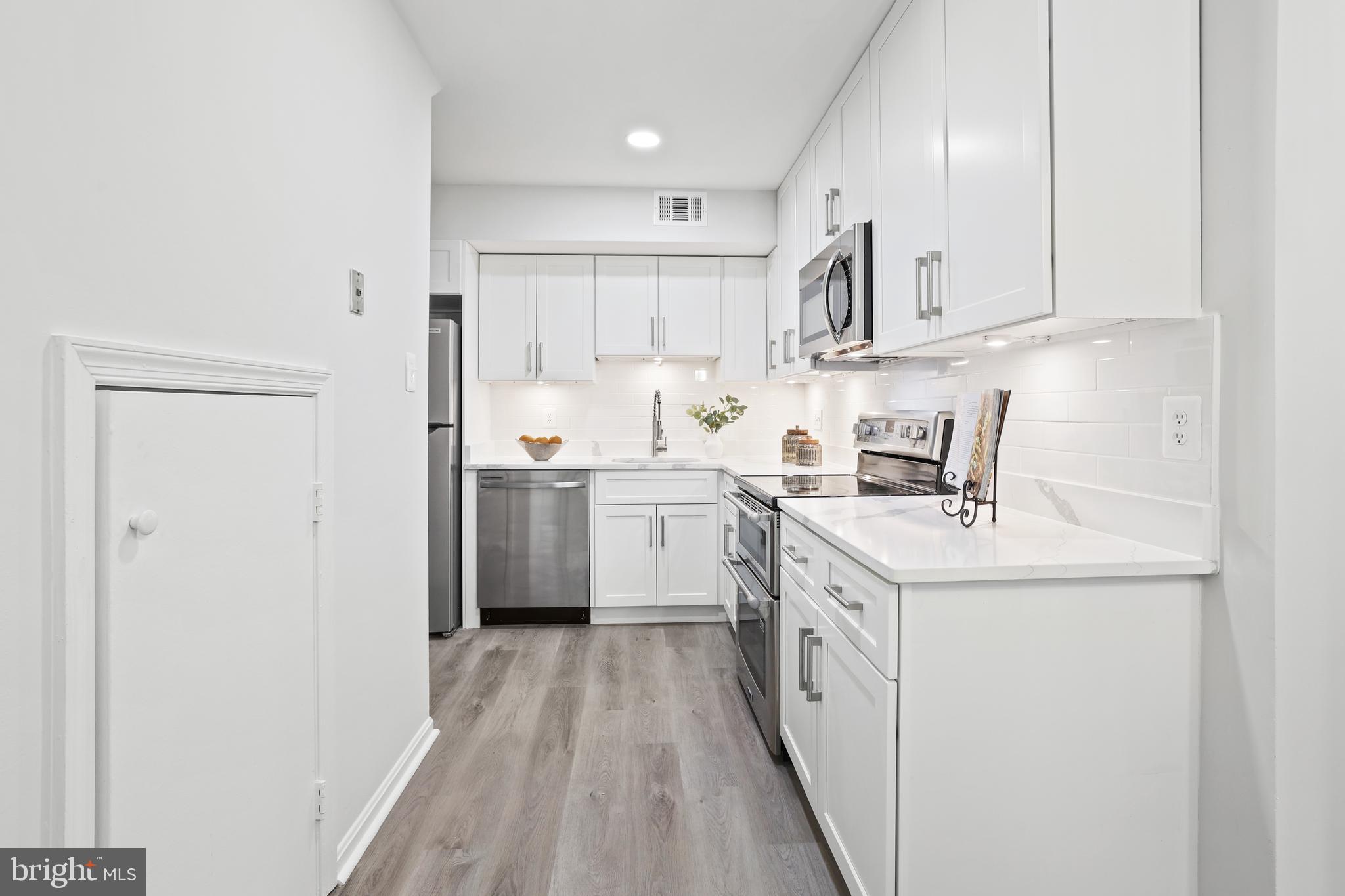 TERRACE TOWNHOUSES OF ANNANDALE - Residential