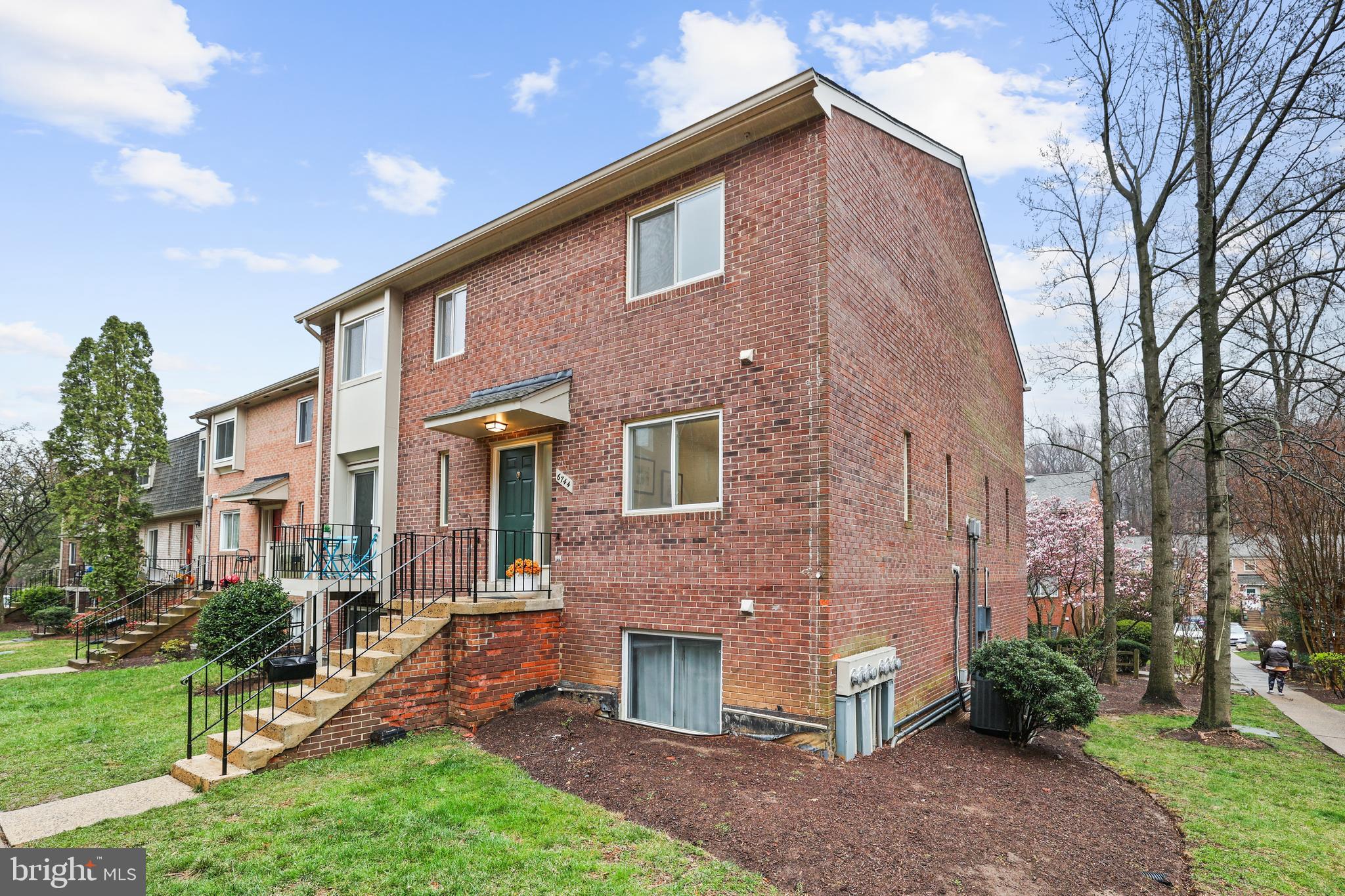 TERRACE TOWNHOUSES OF ANNANDALE - Residential