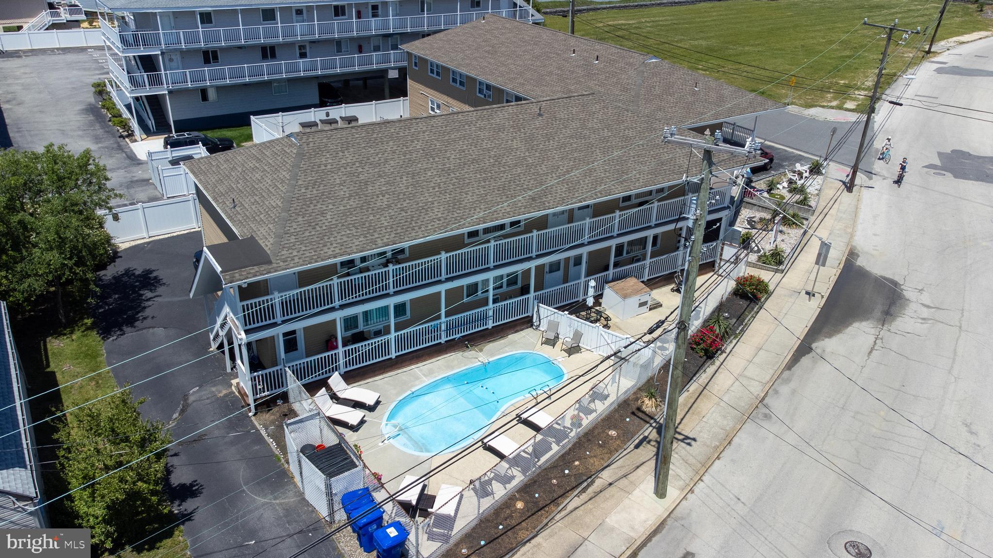 1203 BEACH AVENUE E 8