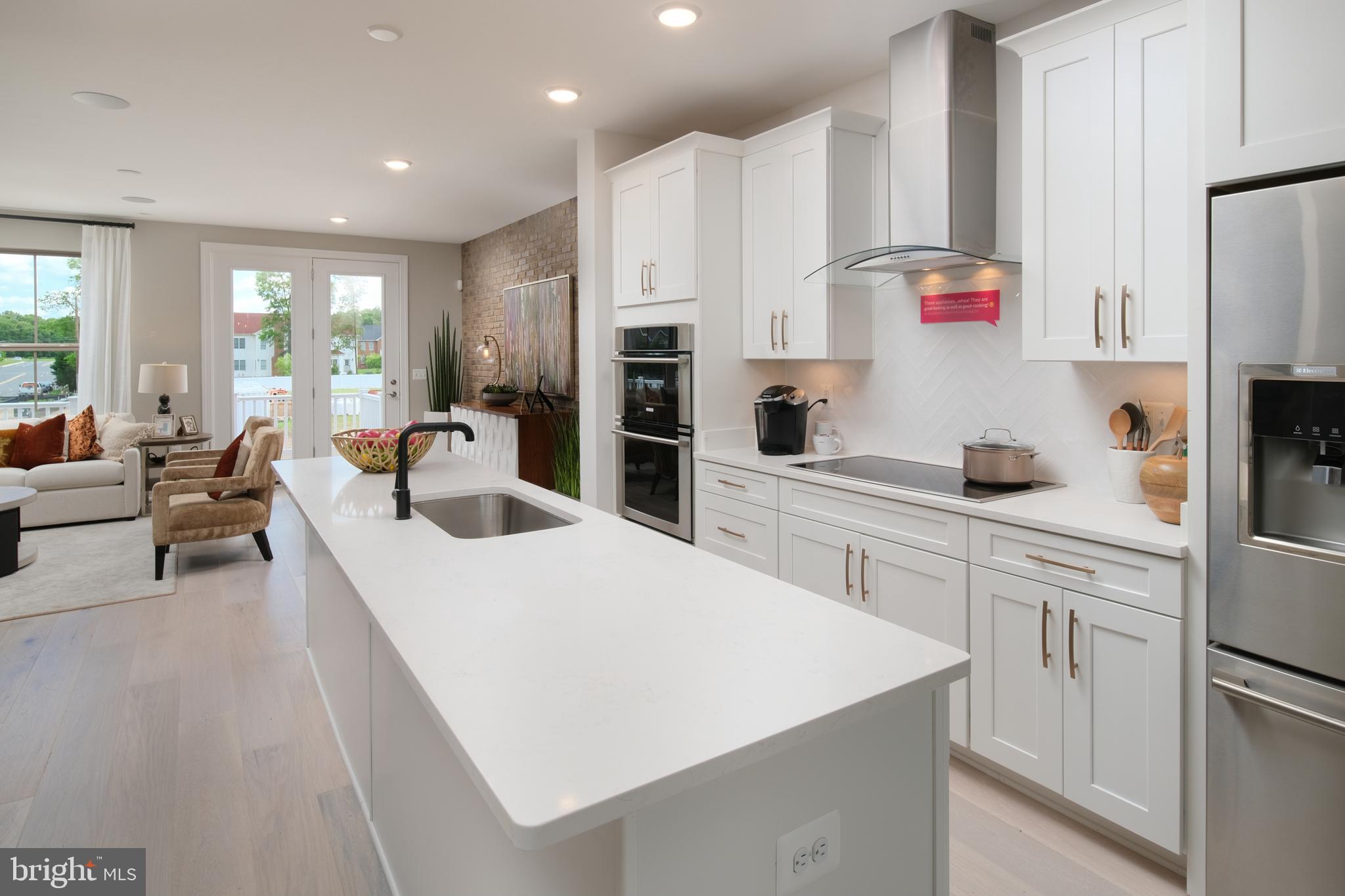 GATEWAY WEST - Residential