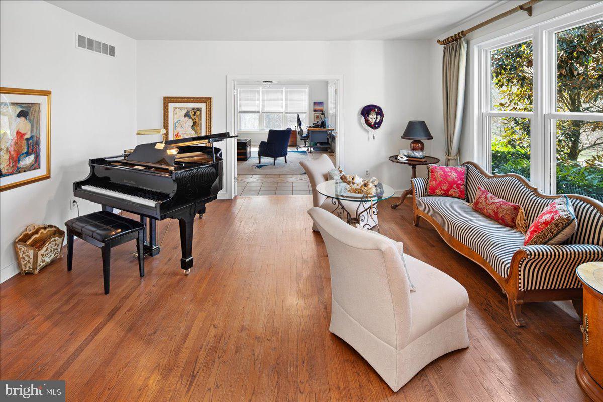 KINGSWOODS - Residential