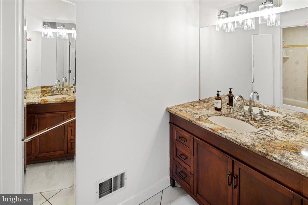 KINGSWOODS - Residential