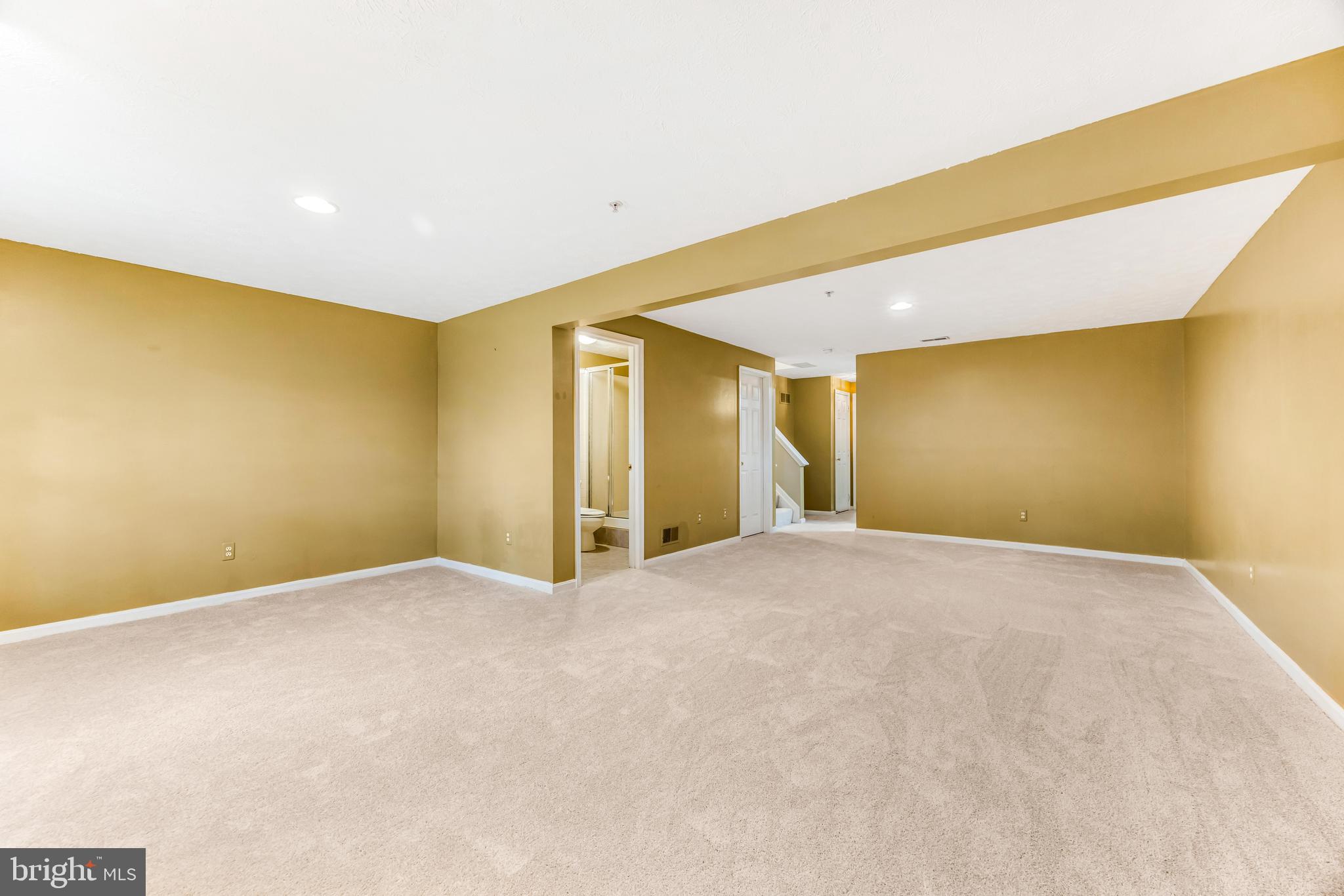 OWINGS MILLS NEWTOWN - Residential