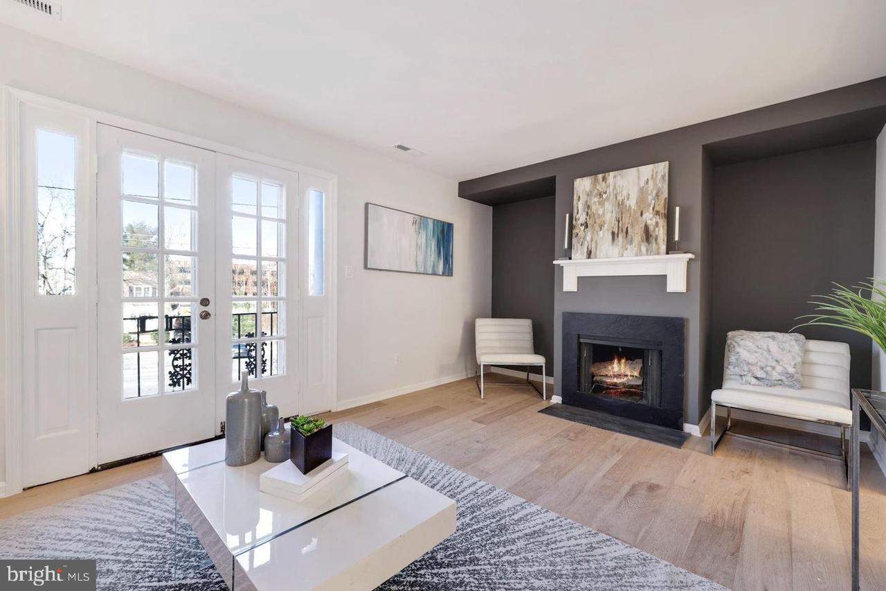 KENWOOD FOREST - Residential Lease