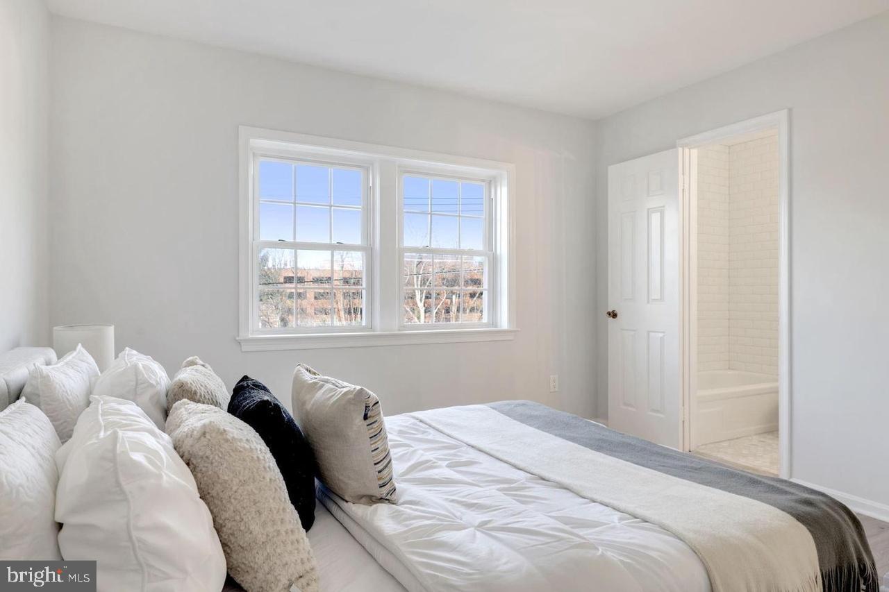 KENWOOD FOREST - Residential Lease