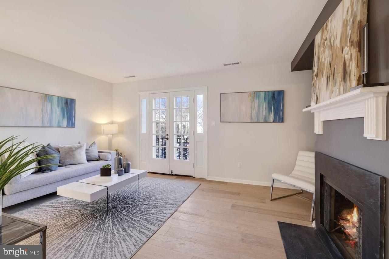 KENWOOD FOREST - Residential Lease