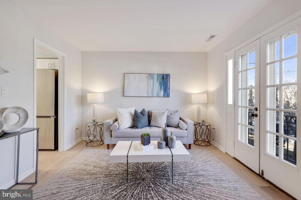 KENWOOD FOREST - Residential Lease