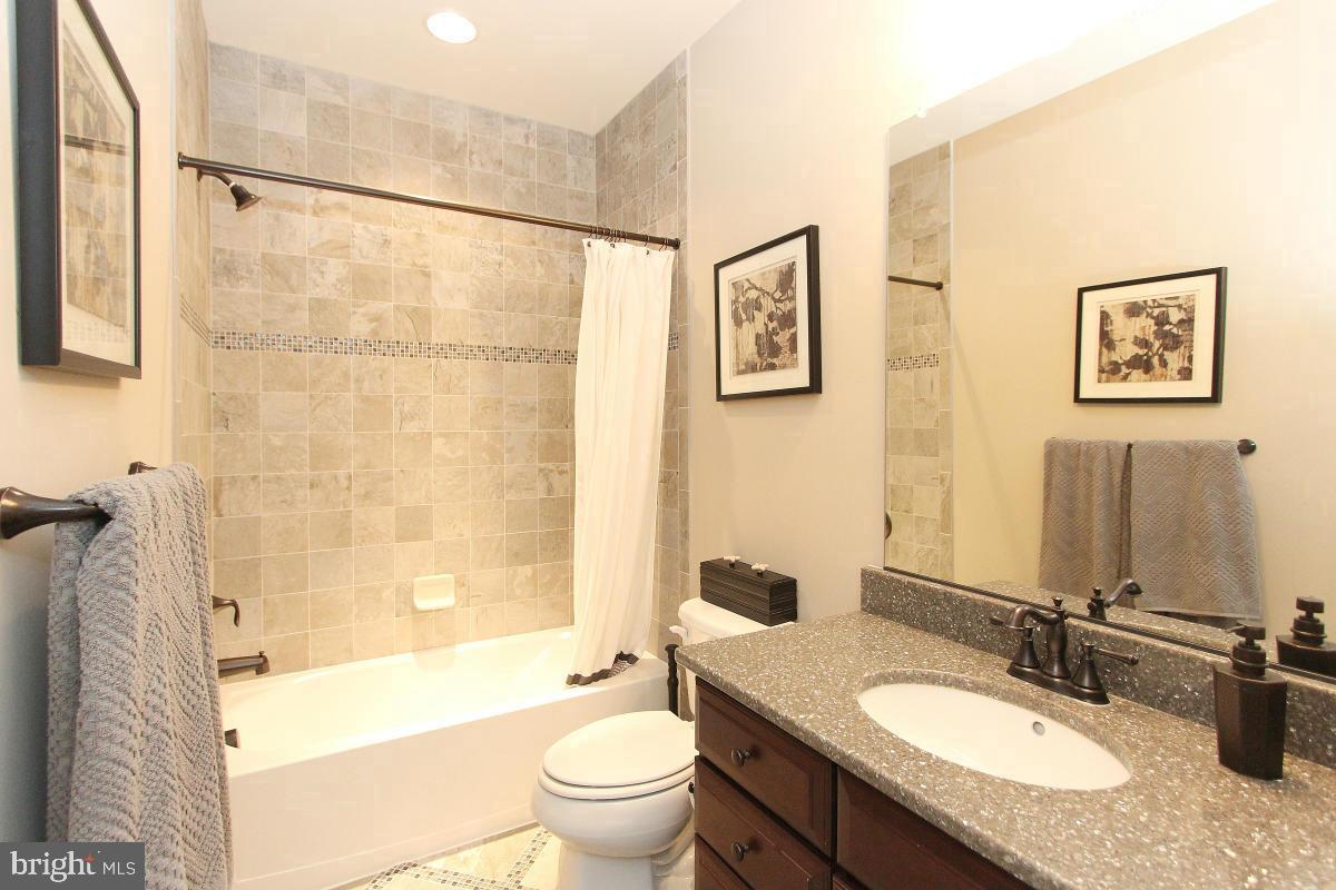 POTOMAC SHORES - Residential Lease