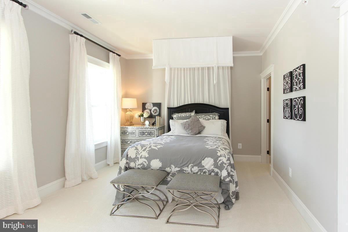 POTOMAC SHORES - Residential Lease