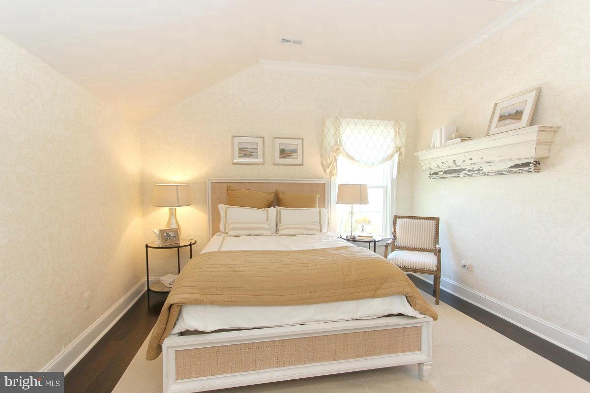 POTOMAC SHORES - Residential Lease