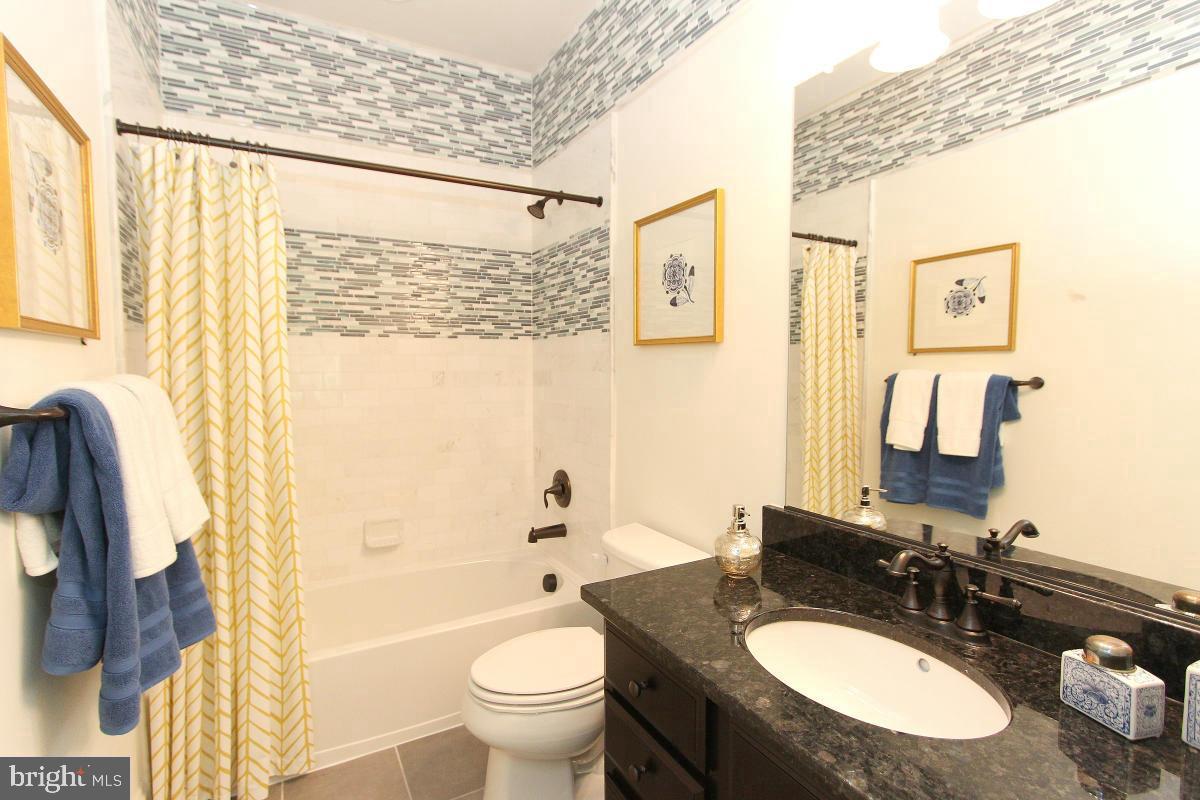 POTOMAC SHORES - Residential Lease