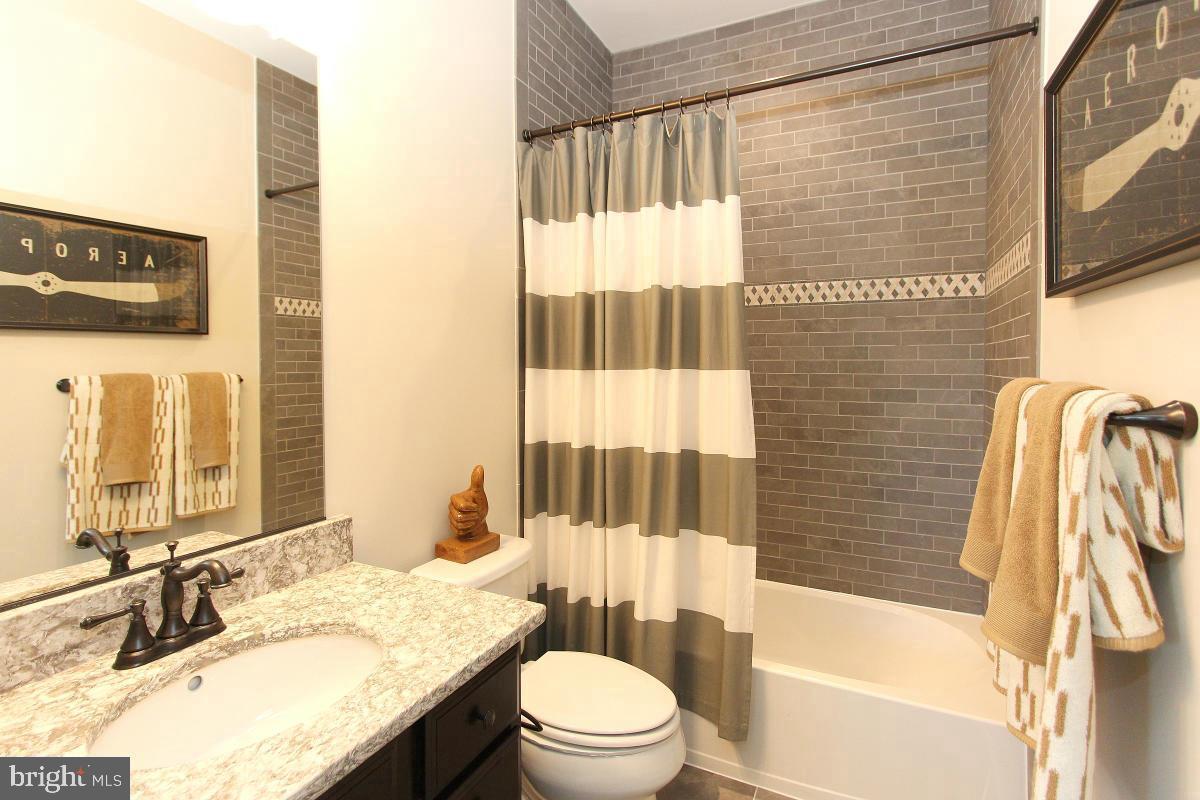 POTOMAC SHORES - Residential Lease