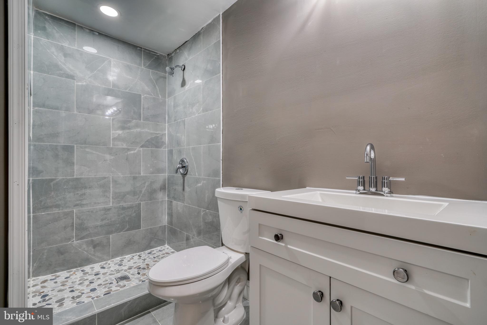 NOTTINGHAM WOODS - Residential