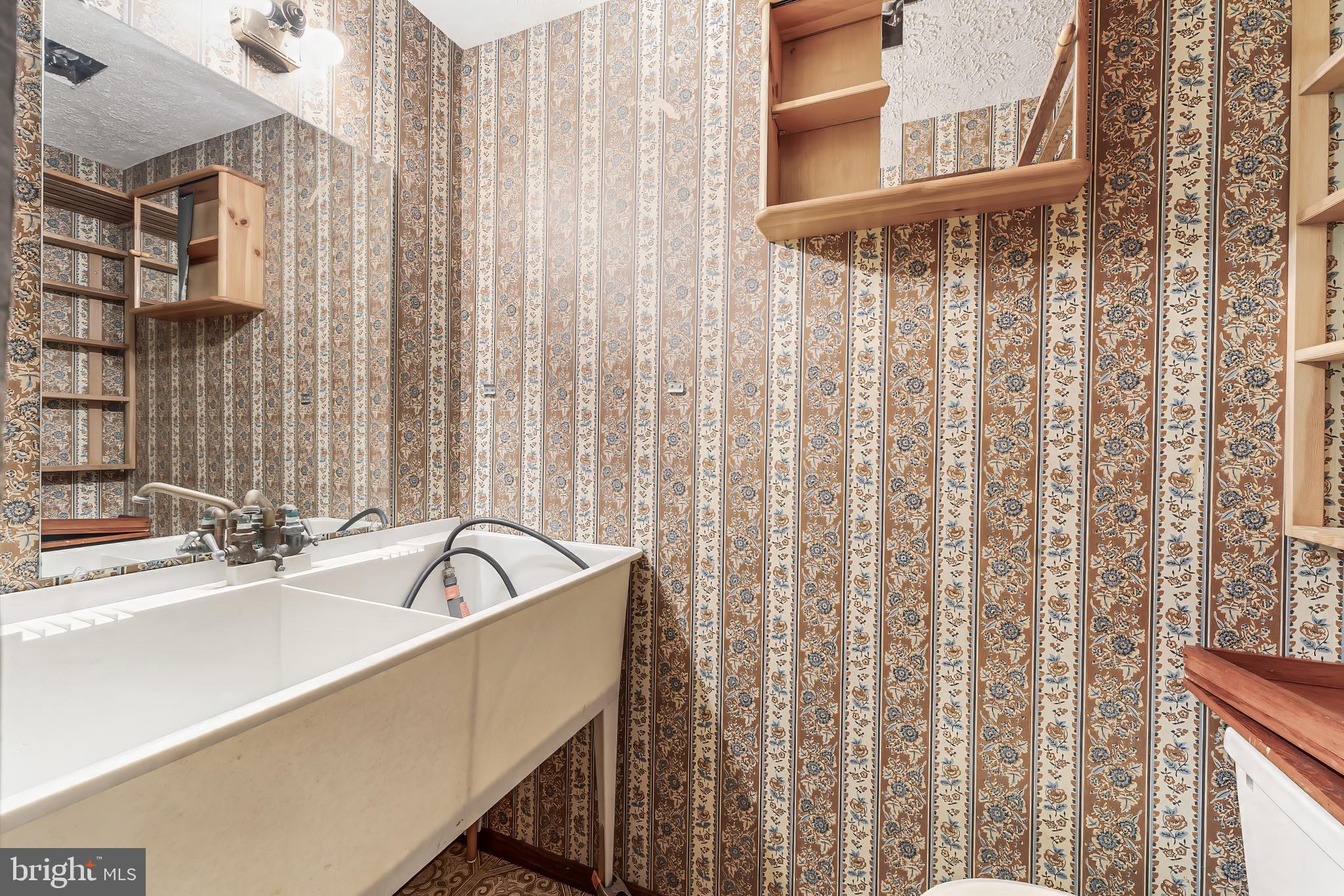 EDGELEA WOODS - Residential