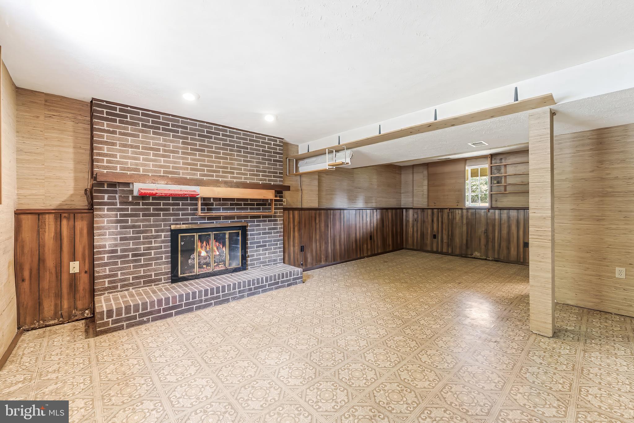 EDGELEA WOODS - Residential