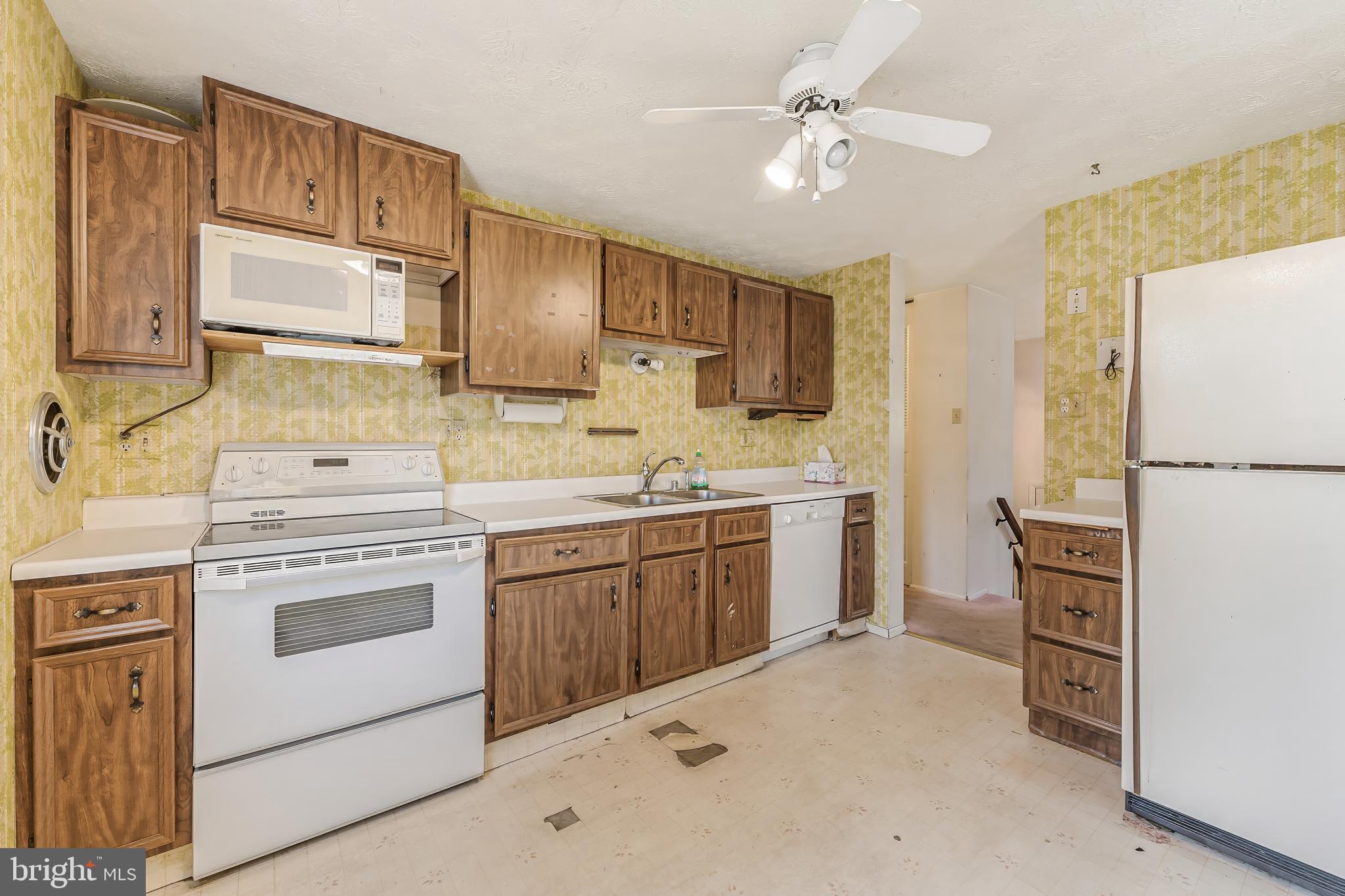 EDGELEA WOODS - Residential