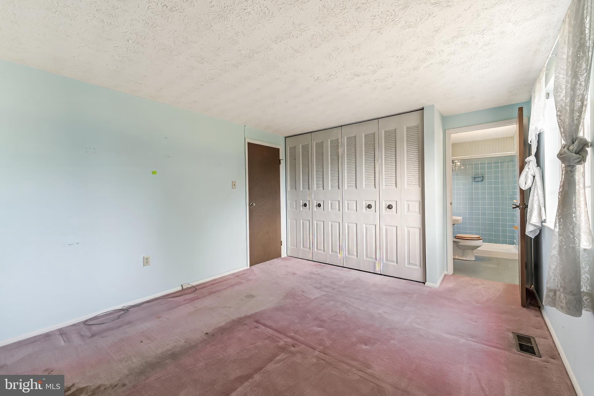 EDGELEA WOODS - Residential