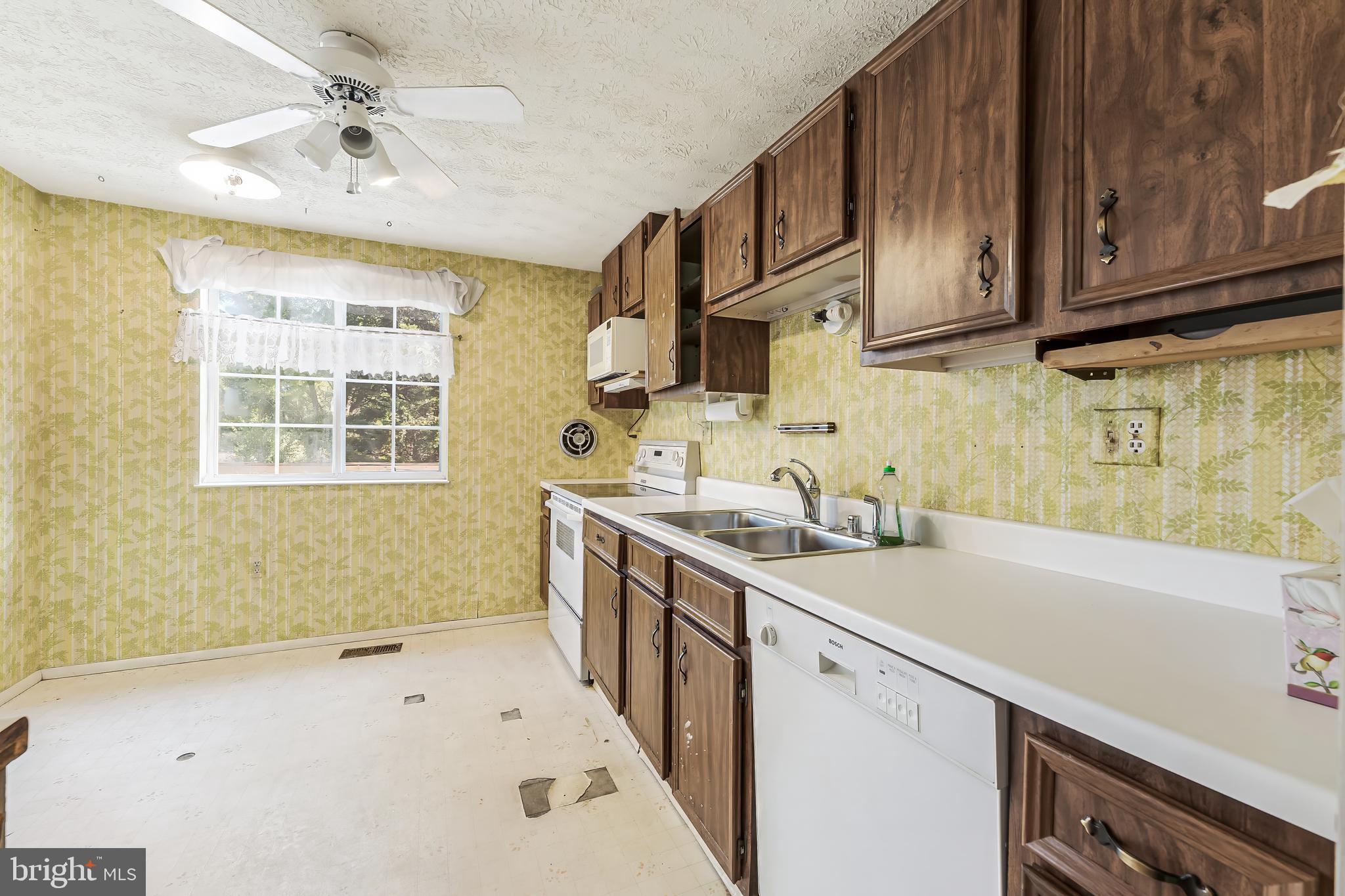 EDGELEA WOODS - Residential