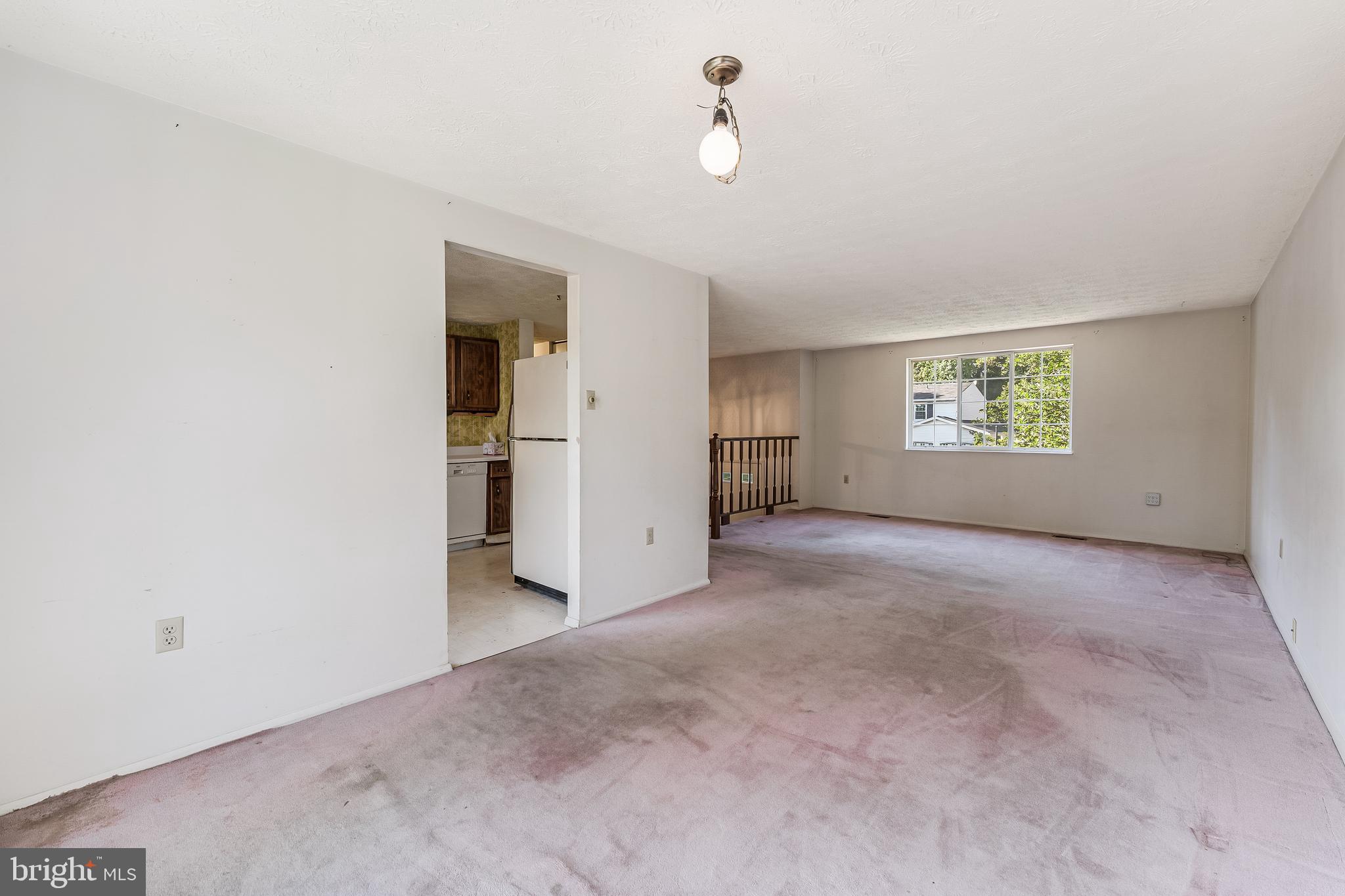 EDGELEA WOODS - Residential