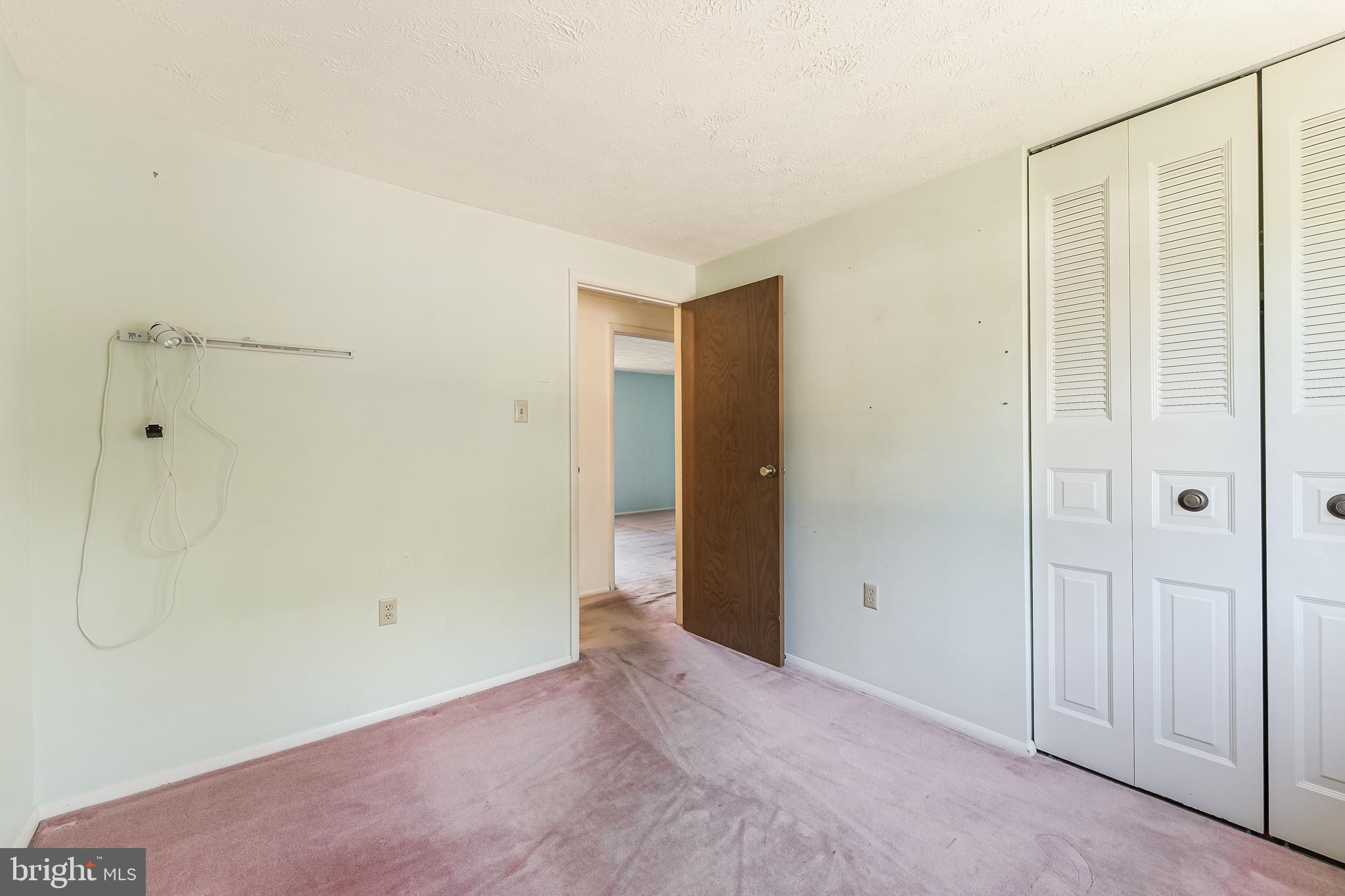 EDGELEA WOODS - Residential